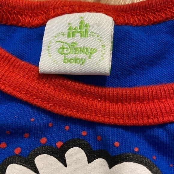 DISNEY Baby Super Mickey Onesie with Cape  (Size 3-6 months) - Picture 5 of 10